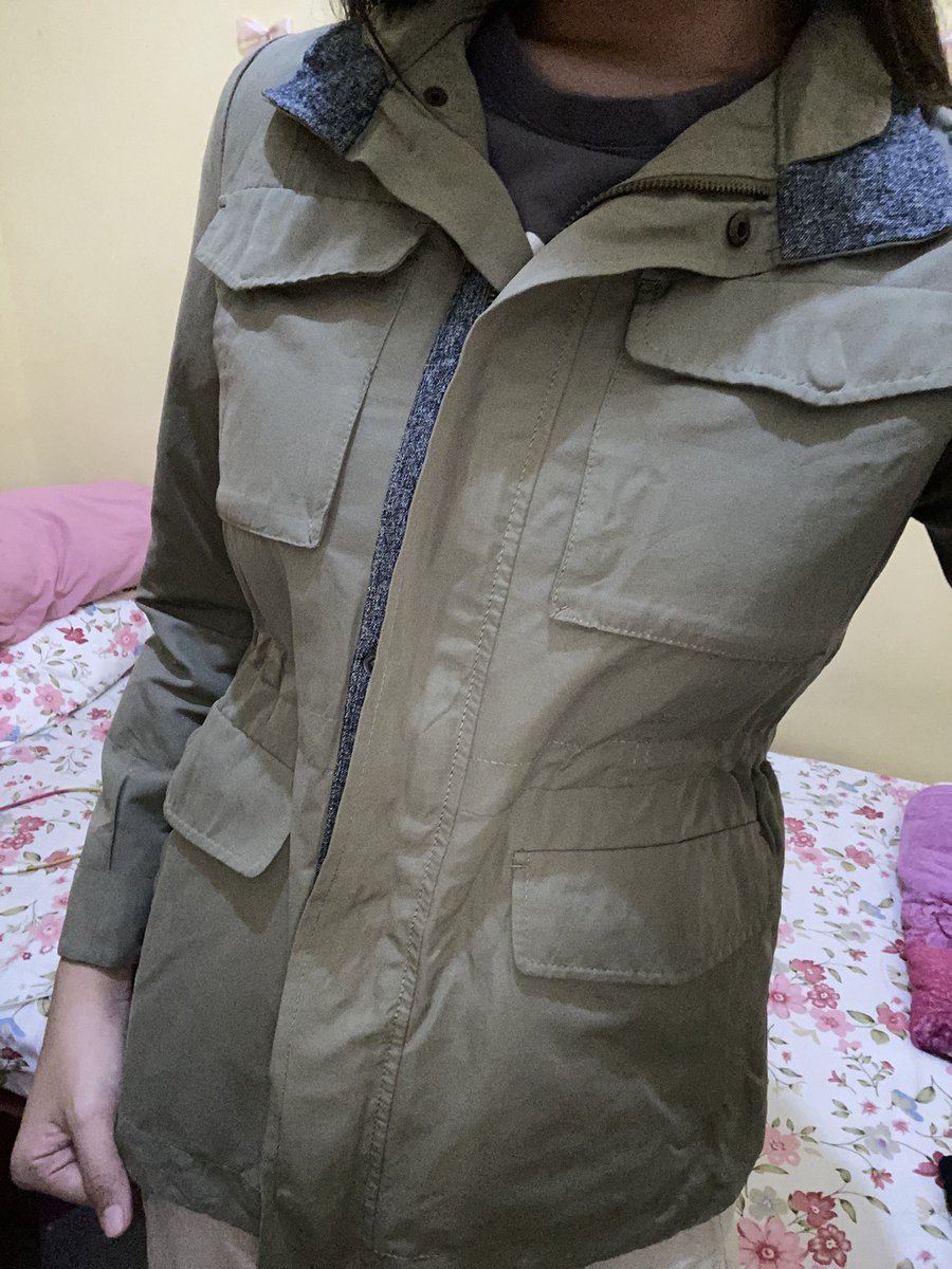 hidensickkkk's tweet photo. - JAKET GUNUNG -

• size fit to M - L
• tebel tapi ngga gerah
• no minus
• resleting aman
• tali serut dalem
💵 Rp. 150.000 
📍 Surabaya https://t.co/alRSWDn6iZ
