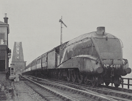 TheRailHub's tweet photo. #ThrowbackThursday Photo, from 1940! Can you name the locomotive and the bridge?
#TheRailwayHub #RailwayHeritage #SteamRailway #TrainEnthusiast #RailwayPhotography #TrainSpotting #BritishRailways #RailwayPreservation #Locomotive #RailwayHistory #HeritageRailway #TrainLovers https://t.co/6dKlT1vwoE