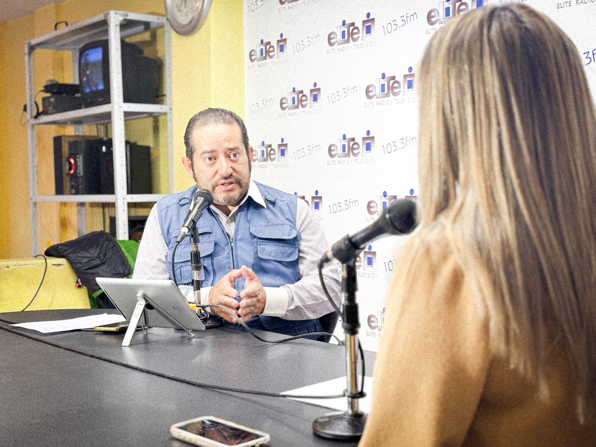 HGLatacunga's tweet photo. Nuestra Gerente, Mgs. Erika Chingo Esquivel, participó en entrevista para informar a los cotopaxenses 🏥  
Se abordaron temas clave: el proceso de donación de órganos ❤️, la llegada de nuevo equipamiento para los servicios de Urología y Neonatología 🍼. https://t.co/nMDzK6FXhL