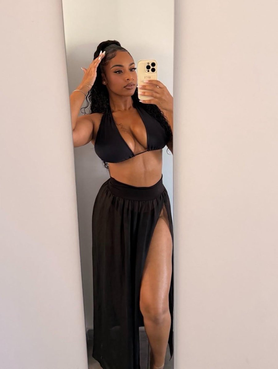 lilwavy100's tweet photo. 💍🍷🦋 https://t.co/dSNijLUYiz