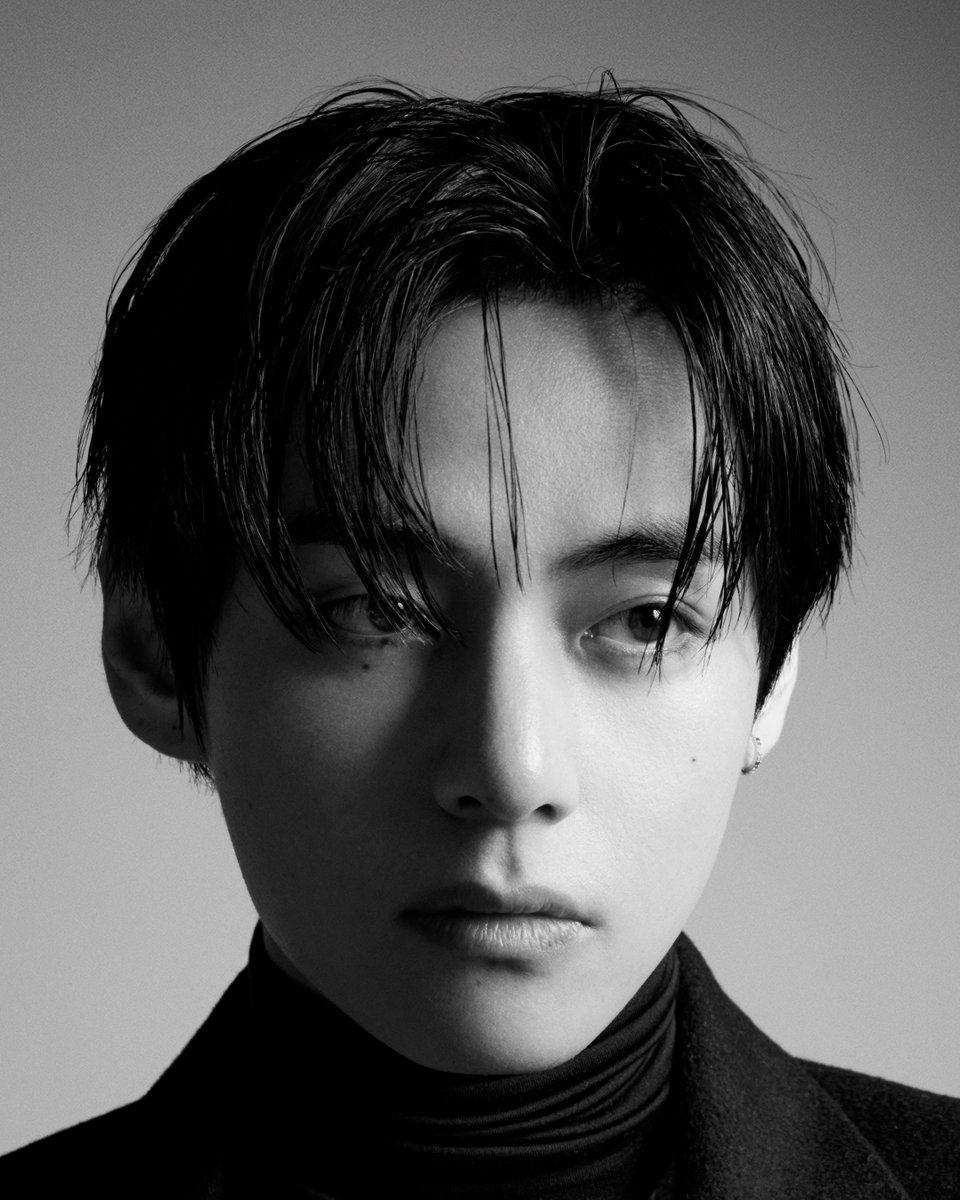 naver_taehyung's tweet photo. Taehyung for Celine via Photographer Kim Heejune  

#TAEHYUNGxCELINE #CELINESS27
#VxCelineSS27 @celineofficial https://t.co/ZHWQd1PA5s
