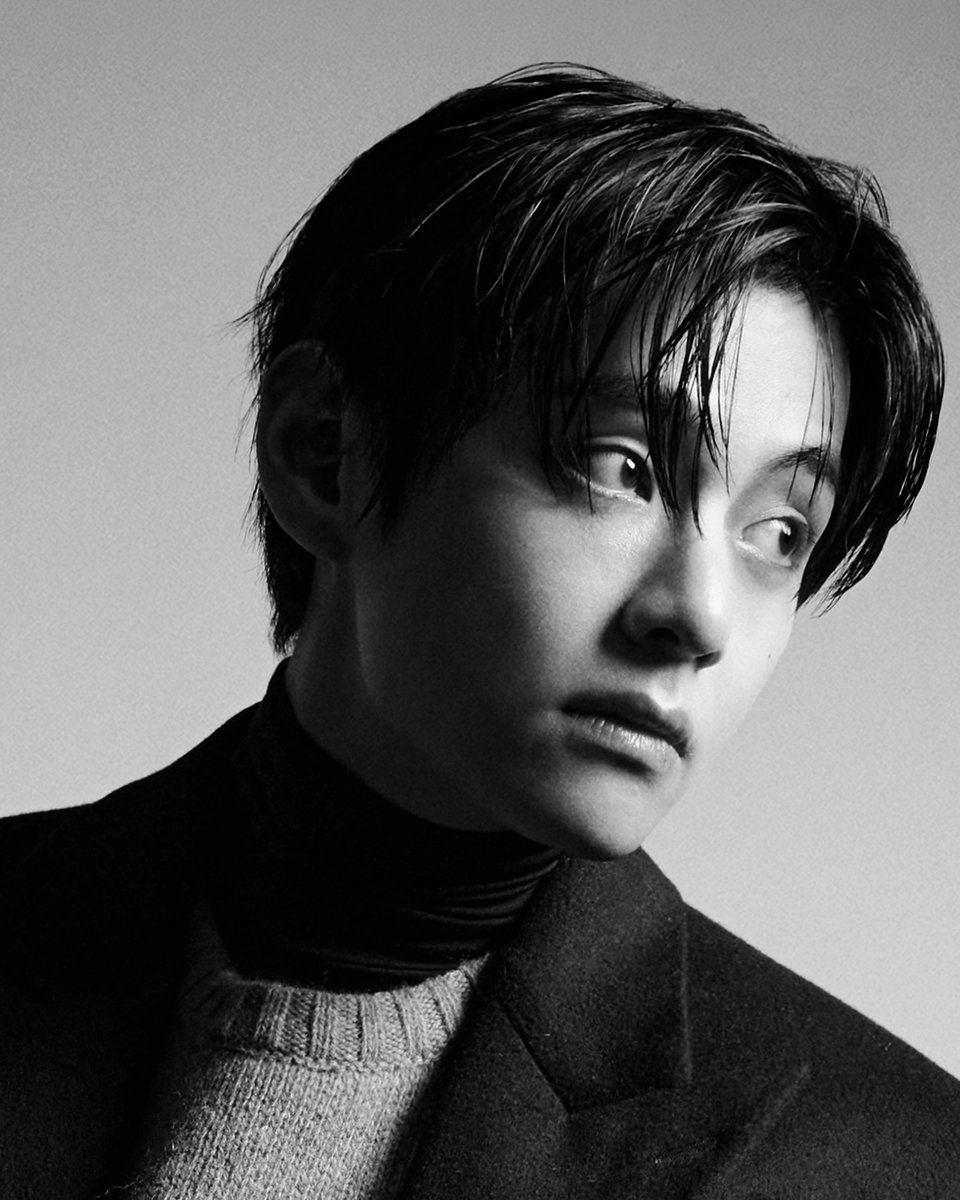 naver_taehyung's tweet photo. Taehyung for Celine via Photographer Kim Heejune  

#TAEHYUNGxCELINE #CELINESS27
#VxCelineSS27 @celineofficial https://t.co/ZHWQd1PA5s