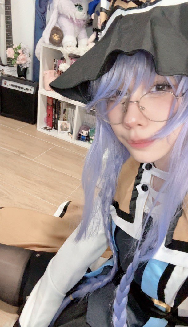 cattie_cos's tweet photo. Roxy cosplay! 
 This is the second time I've done this cosplay and I'm still enjoying it as much as the first time! Are you excited for the new season? 💕( ´∀｀)

#roxymigurdia #mushokutensei #コスプレ https://t.co/kCX6xo1bfO