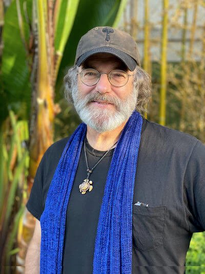 ndasshole's tweet photo. @geosiphon the mycologist in question: https://t.co/c5WYYJ9K4M