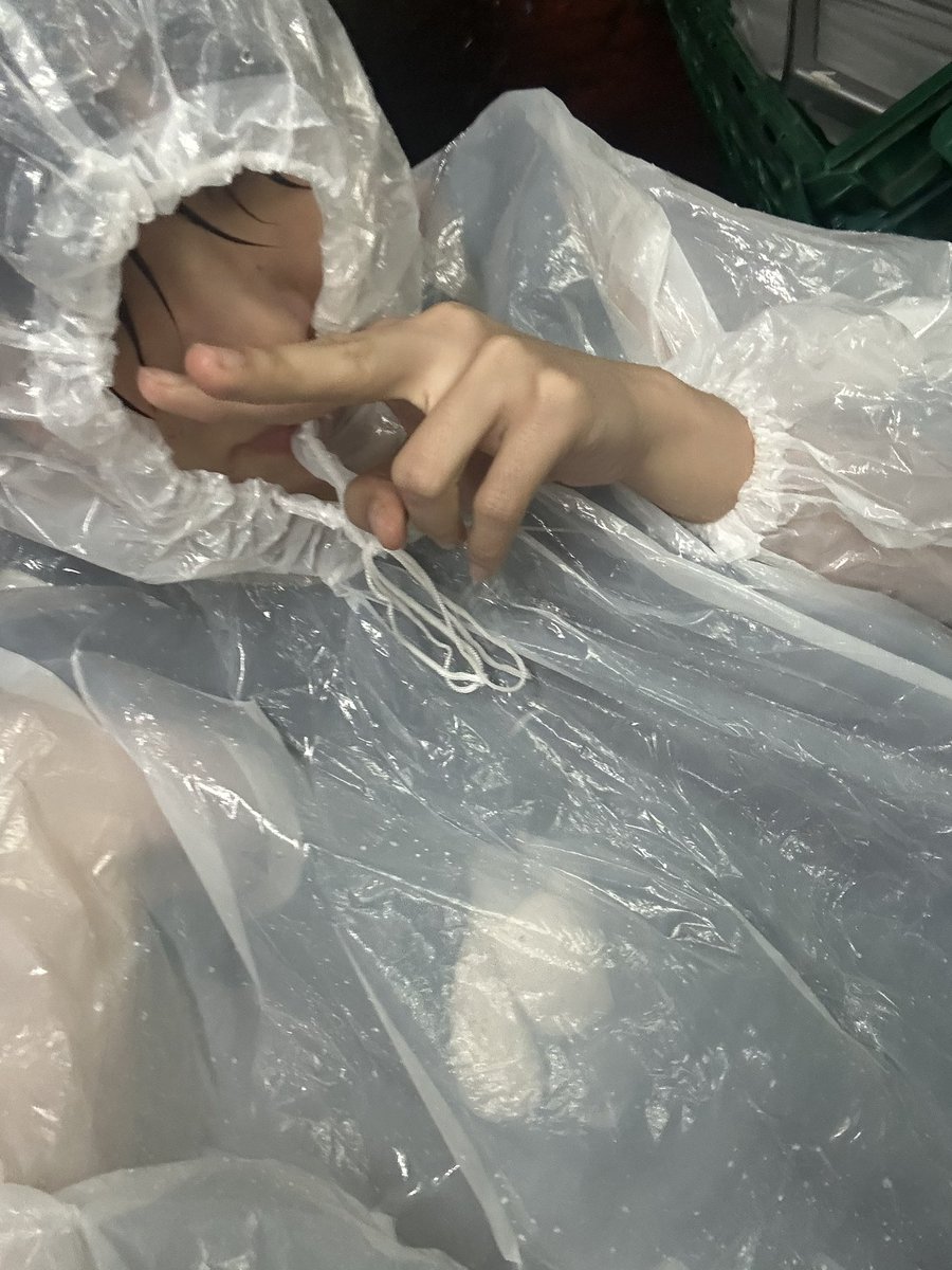 mintnk_'s tweet photo. ชีวิตคุณหนูตดอับ งานอดิเรกคอสเพลเป็นตุ๊กตาไล่ฝน https://t.co/Sk4nwQiGdd