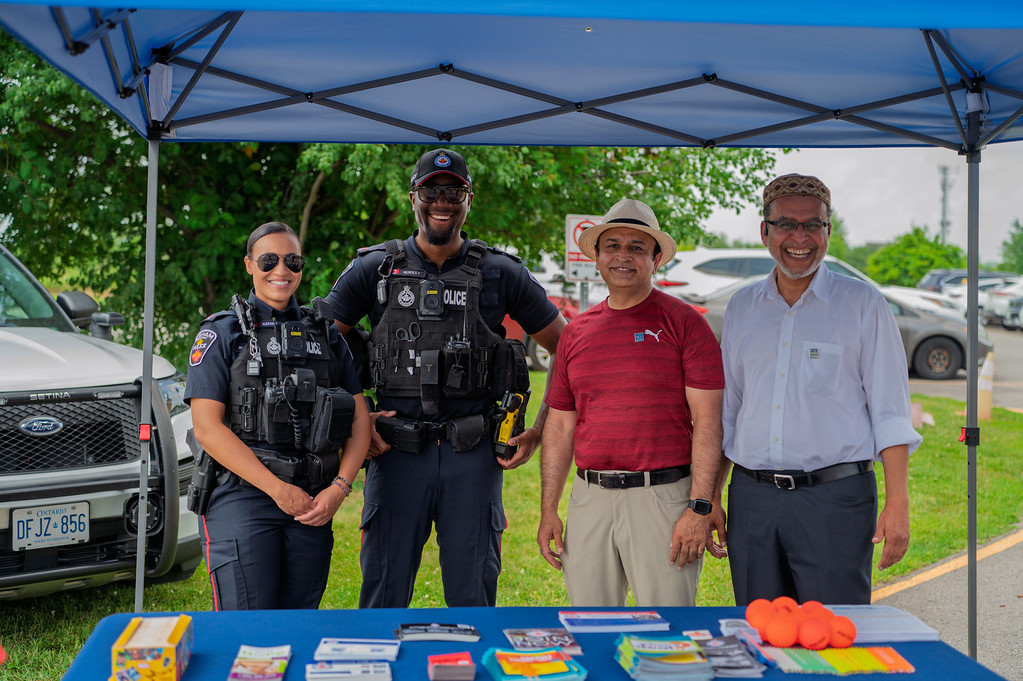 AhmadiyyaDurham's tweet photo. Happy Canada Day🍁
Thank you to all the attendees for taking the time to come celeberate with us and a special thanks to all the volunteers who worked tirelessly in the heat to make this event possible. https://t.co/MIbmDAz3jO