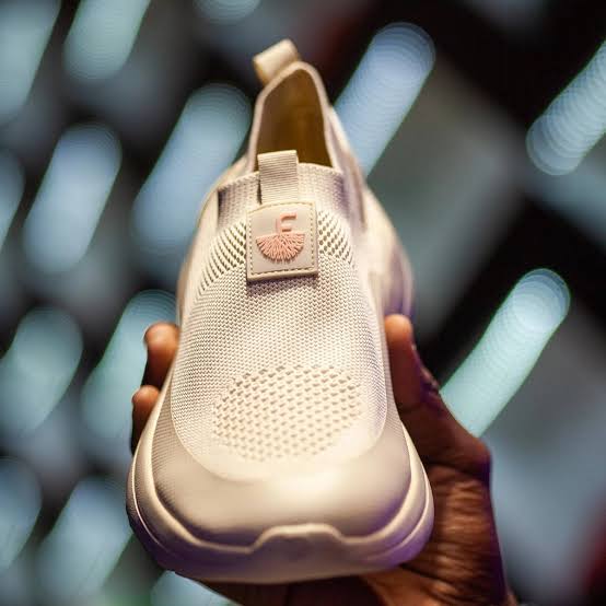 visse_ss's tweet photo. The R100 million deal that Cassper Nyovest signed with Drip Footwear owner Lekau Sehoana was one of the biggest scams and lies South Africa has ever seen 😂😂 https://t.co/Fp0lvVL70T