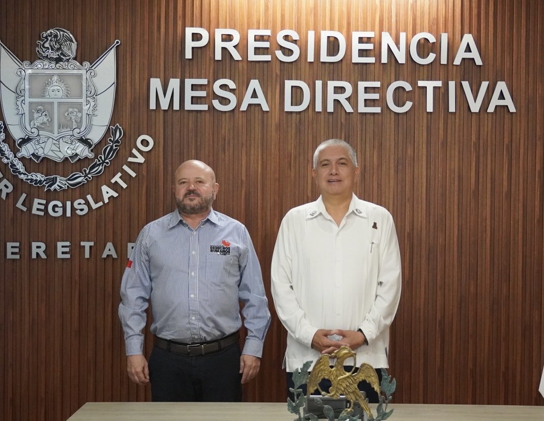 DDHQRO's tweet photo. El ombudsperson Javier Rascado Pérez sostuvo una reunión de trabajo con el presidente de la Mesa Directiva del Congreso del Estado, Sinuhé Piedragil, con el propósito de fortalecer la coordinación institucional en favor de los derechos humanos.

#LaDignidadNosUne https://t.co/QBoz6YakWm