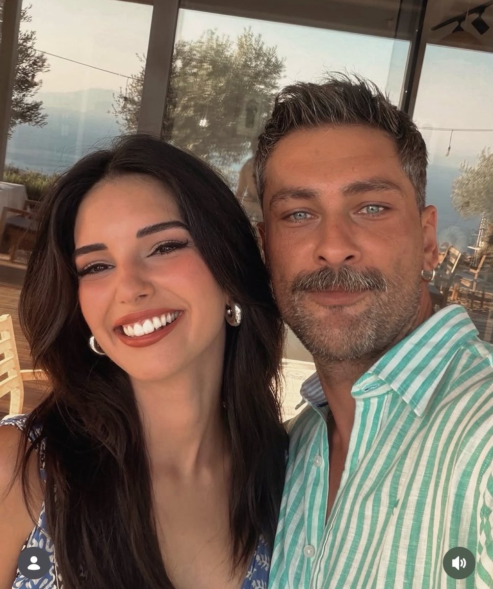 wahooss's tweet photo. senede bir kere foto atıyorlar uzun ilişkileri var çok aşıklar ve çok yakışıyorlar hayalimizdeki ilişkidir ya https://t.co/HDtSIxApZr