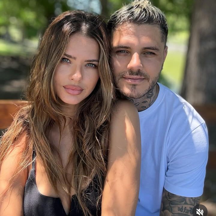 argmusicfacts's tweet photo. 🚨“¿Dónde quedó la sororidad? Me parece de mal gusto que algunas mujeres se metan en una relación, hay que respetar el macho ajeno.”

— La China Suárez fulminó a Ekaterina Ojeda tras los rumores de infidelidad de Mauro Icardi. https://t.co/VlSPRiv4Ha