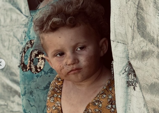 ikaabdallah's tweet photo. عيون تروي حكايات تفوق أعمارهم الصغيرة
تتحمل قلوبهم الطاهرة ما لا تطيقه الجبال.
أنقذوا طفولة #غزة فمن حقهم أن يعيشوا بأمان https://t.co/wfNO5hSUmW