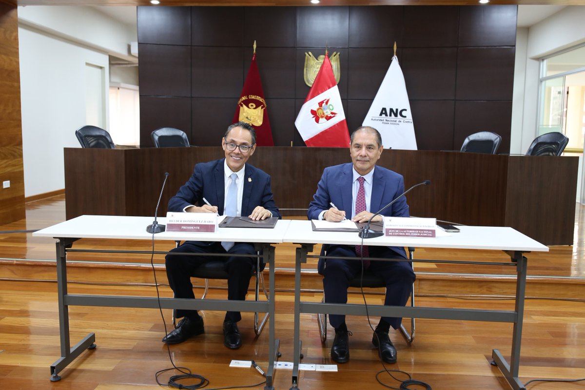 TC_Peru's tweet photo. ✍️ El presidente del Tribunal Constitucional, magistrado Helder Domínguez Haro, y el jefe de la Autoridad Nacional de Control del Poder Judicial, Roberto Palacios Bran, suscribieron un Convenio Marco de Cooperación Interinstitucional.

Más información 👉 https://t.co/jDqOUiQ7yL https://t.co/ifmGQLC8PU