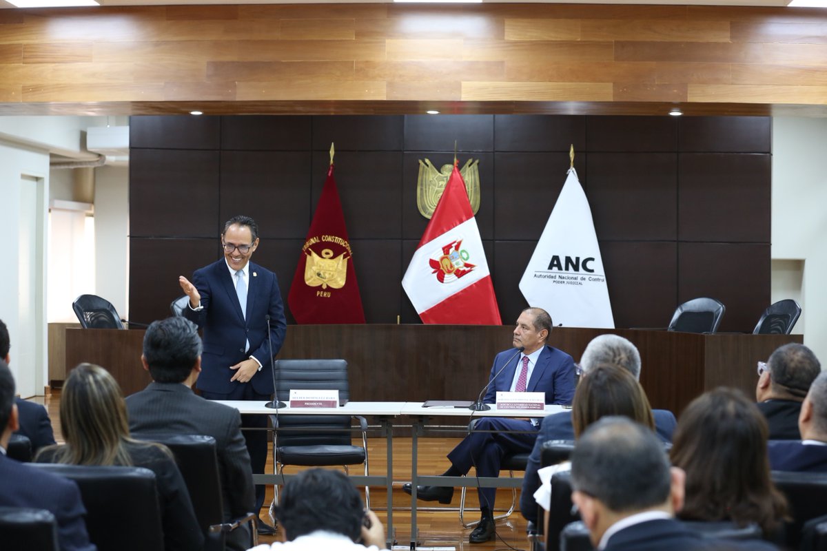 TC_Peru's tweet photo. ✍️ El presidente del Tribunal Constitucional, magistrado Helder Domínguez Haro, y el jefe de la Autoridad Nacional de Control del Poder Judicial, Roberto Palacios Bran, suscribieron un Convenio Marco de Cooperación Interinstitucional.

Más información 👉 https://t.co/jDqOUiQ7yL https://t.co/ifmGQLC8PU