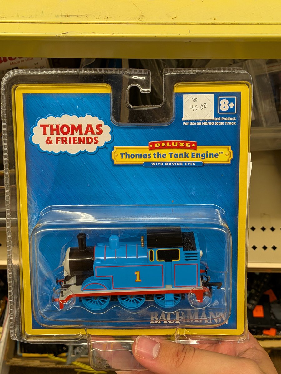 en2_free's tweet photo. New Bachmann Thomas for $40, am I in 2005 again wtf https://t.co/FWgb0ViYoP
