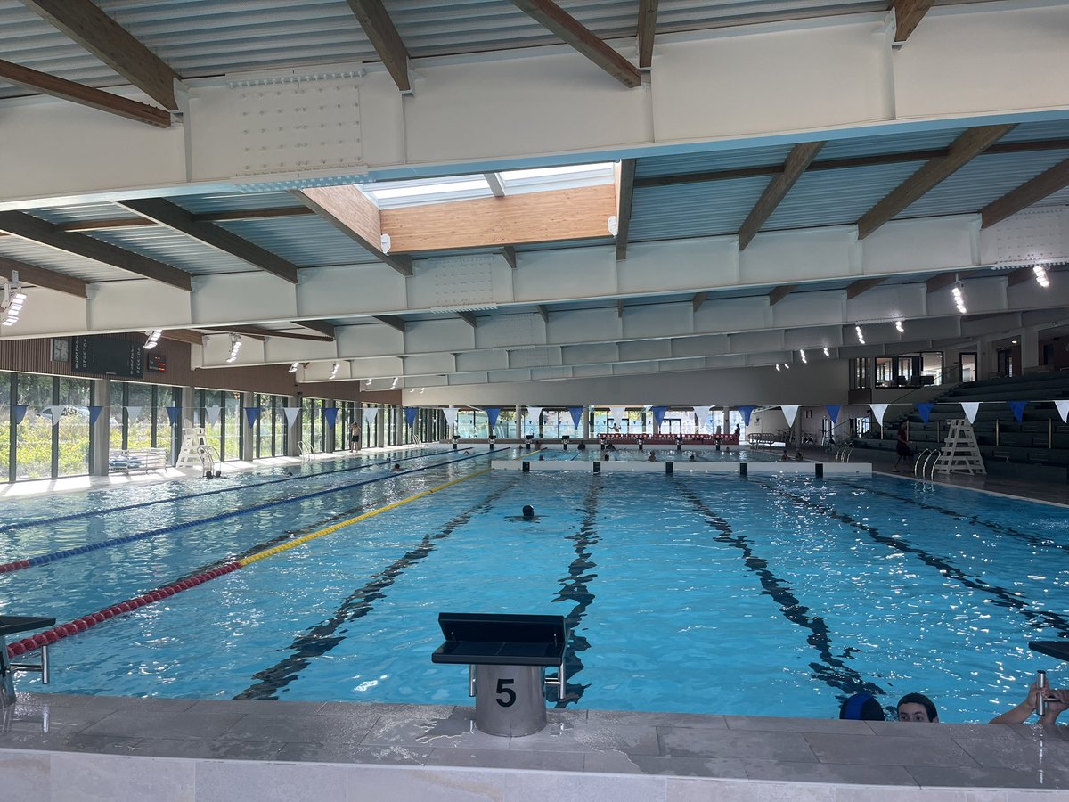 ppkarotte's tweet photo. 18h30, 5 personnes dans la piscine…. ptetre que c’est ça le paradis https://t.co/4QoqjCxtXx