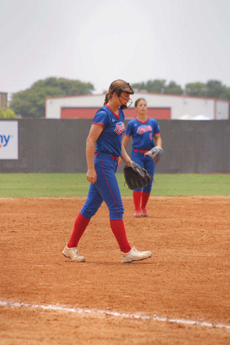 piper_hansen15's tweet photo. ALL DAY EVERYDAY!!

#SoftballRecruiting #Fastpitch #StudentAthlete #coronaangelscoleman https://t.co/TGqCyxgZ8h