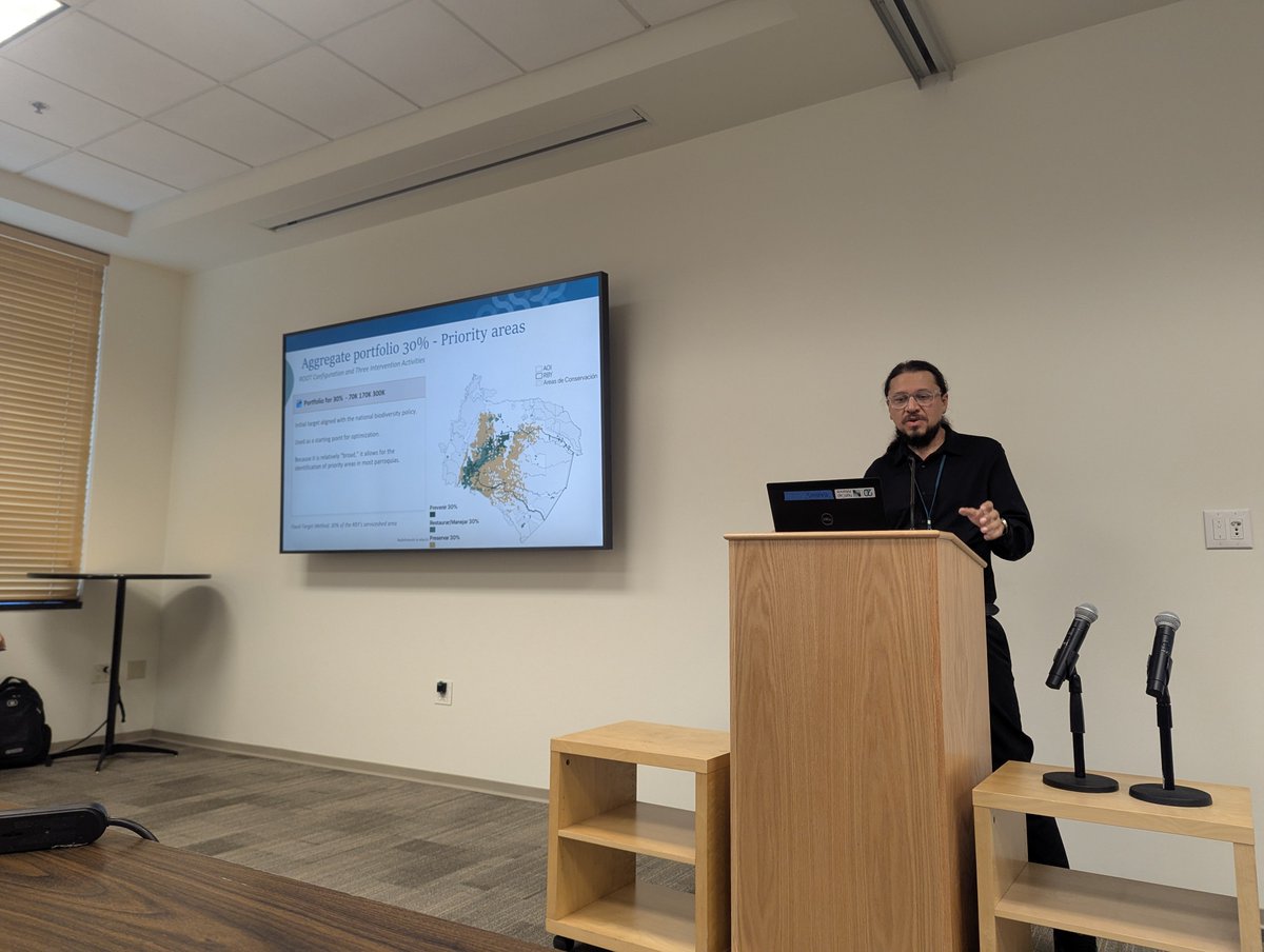 ATUK_ce's tweet photo. Raul Galeas (@raul12hc) especialista en análisis espacial y modelación en @ATUK_ce presentó los resultados del proceso de modelación biofísica de servicios ecosistémicos en el estudio de la Reserva de la Biosfera #Yasuní, Ecuador.
#capitalnatural #stanford #natcap #NatCap2026 https://t.co/T2Vx8o6oeC