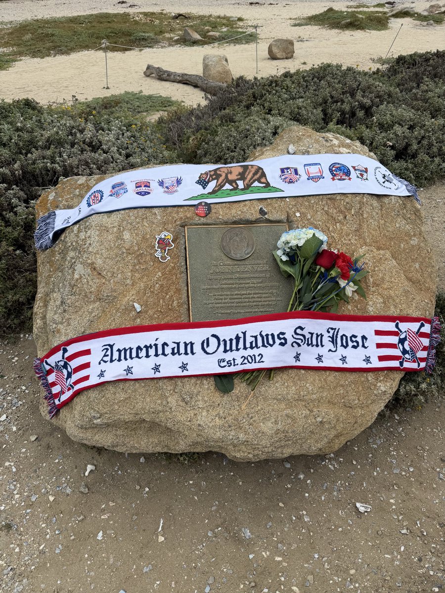 LabidouA's tweet photo. Country Roads has become the anthem of the @USMNT during the World Cup.

After the team’s 2-0 win yesterday, @AOSanJose drove over two hours to pay tribute to John Denver at his crash memorial site in Monterey Bay. https://t.co/XT5iBgON4F