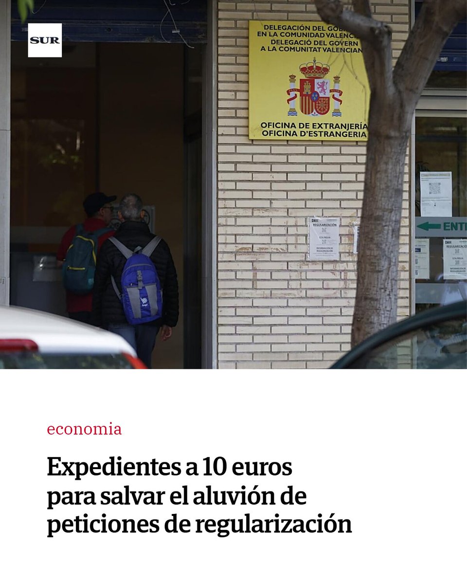 DiarioSUR's tweet photo. CSIF denuncia que la falta de previsión del Gobierno deja en manos de 50 funcionarios y de voluntarios parte de la tramitación de casi 1,2 millones de solicitudes. https://t.co/Ml7F1Po40i