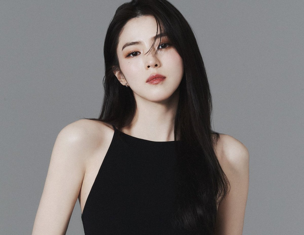 factualindexx's tweet photo. Han So-hee 🇰🇷 Dating History 👀

2017 — Acting debut 🎬
2018 — Private life 🔒
2019 — Private life 🔒
2020 — Dating rumors 👀 (unconfirmed)
2021 — Private life 🔒
2022 — Private life 🔒
2023 — Private life 🔒
2024 — Ryu Jun-yeol ❤️ (relationship confirmed)
2024 — Ryu Jun-yeol (split 💔)
2025 — Private life 🔒
2026 — Private life 🔒

Longest run: Ryu Jun-yeol (2024) ❤️

🧾 Reality Check:

• Ryu Jun-yeol is Han So-hee's only publicly confirmed relationship ❤️
• Their relationship was confirmed in March 2024.
• The couple announced their breakup later in 2024. 💔
• No other relationships have been publicly confirmed.