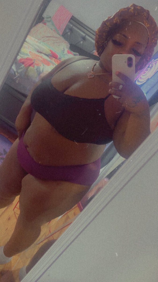 BIGJUICYY23's tweet photo. Youuuuu so mfnnnn sexxxiiii bitchhhh 😮‍💨😝 https://t.co/98LOfwht4U