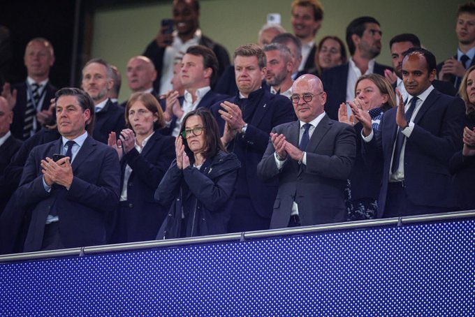 SpursArmyTweets's tweet photo. (🥇) 🚨 NEW: #thfc have the capabilities to spend up to another £250m this summer! 💰🤯

@SamiMokbel_BBC 

WARCHEST. 😮 https://t.co/RM4Pcns0Ne