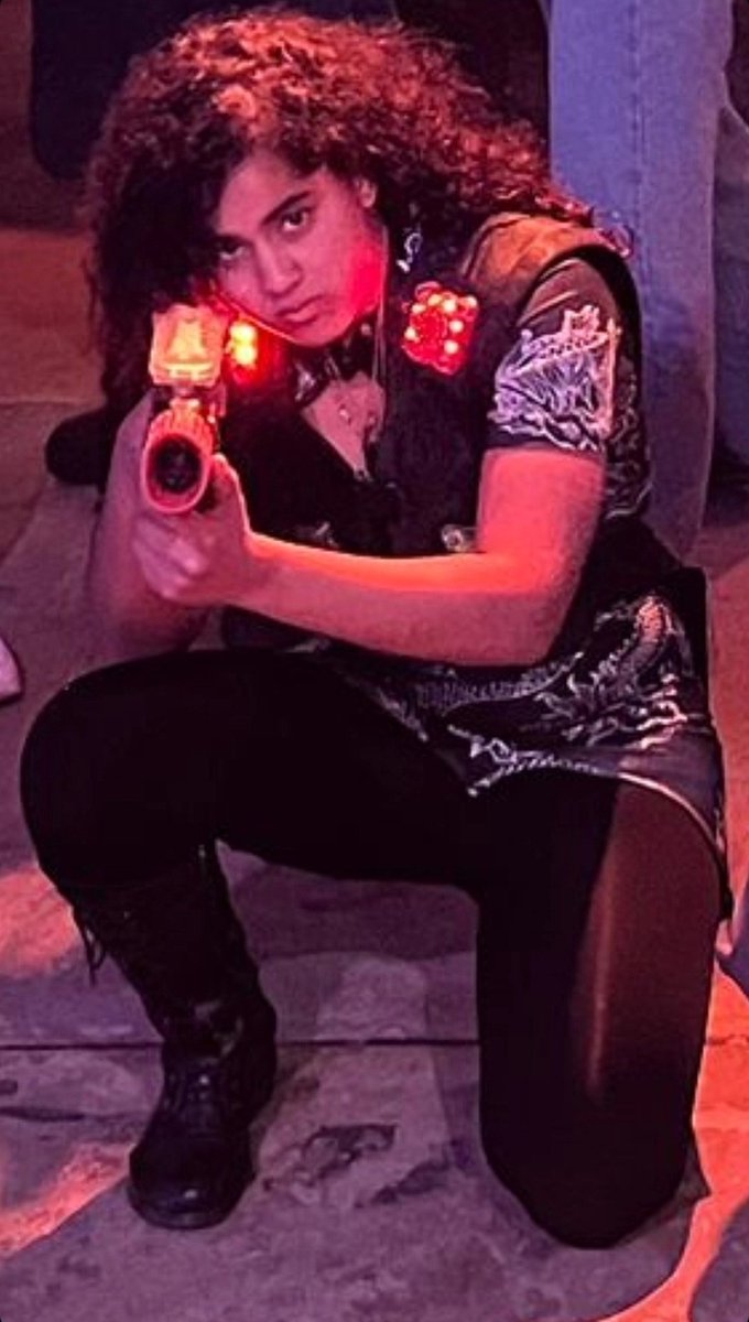 Bouchra565474's tweet photo. Laser tag jajajaj https://t.co/lSTaWjsavK