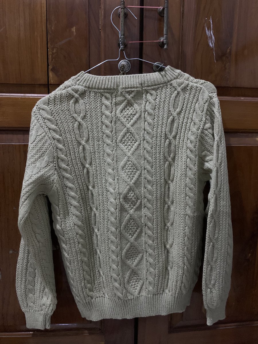 tarata810's tweet photo. 6. ATASAN NEED A KNIT baru dipake 1x aja ALL SIZE tebel guys. 
🏷️ 40k + 10k (oren) https://t.co/9WxWcN4juk