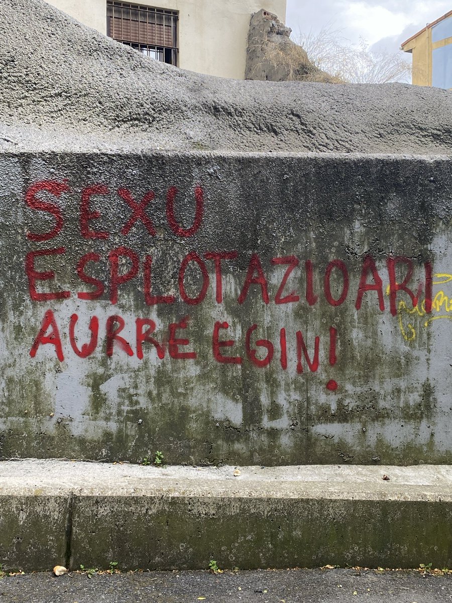 Itaia_Bilbo's tweet photo. 🔴 ADI Sexu esplotazio sare bat desegin dute Bilboko etxebizitza batean!

Egoera ekonomiko eta sozial miserableek baldintzatuta, emakume askok beren jatorrizko herrialdea utzi, eta beren burua prostituitzera behartzen dituzten sexu-esplotazio sareetan amaitzen dute. https://t.co/L1Br8LtIEr