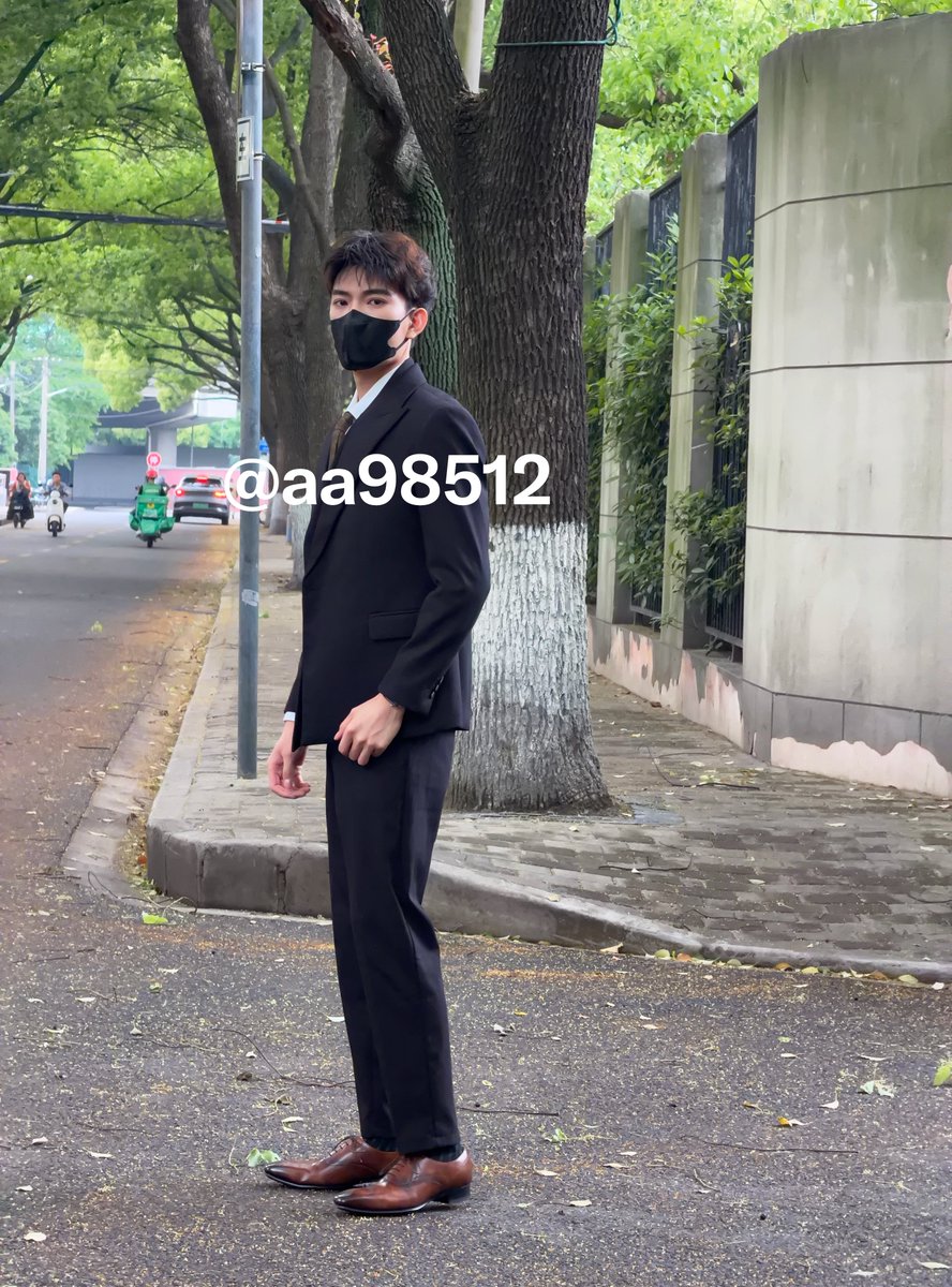 aa98512's tweet photo. 正装反差👞 https://t.co/92rb8wxYQB