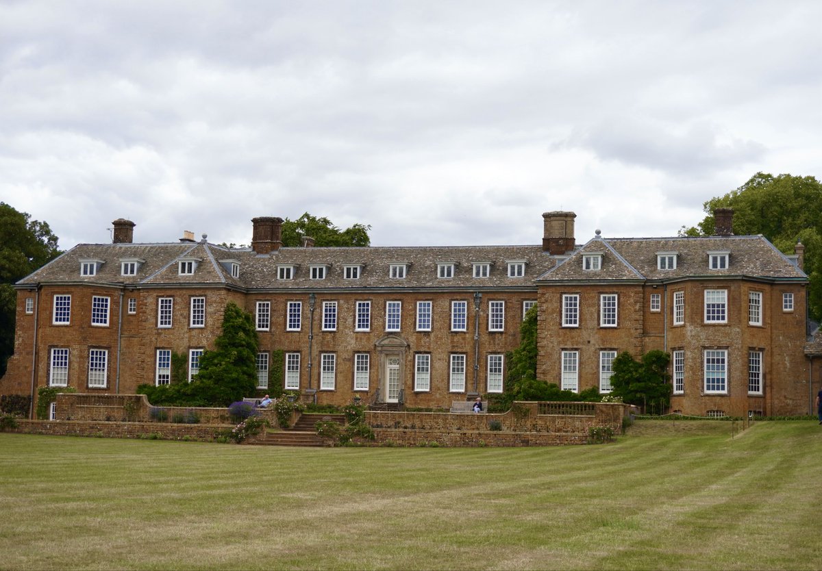 ofTheseIsles's tweet photo. 📍 🏴󠁧󠁢󠁥󠁮󠁧󠁿 Exploring one of Warwickshire's most beautiful country estates, Upton House and Gardens.

With a history dating back to 1500, Upton House has been home to a remarkable succession of owners, including a Justice, politicians, a banker, and, most recently, the esteemed Samuel family, of Shell Transport and Trading renown.

In 1927, Walter Samuel, the son of Shell's founder and the 2nd Viscount Bearsted, purchased Upton House. With the assistance of his wife, Lord Bearsted transformed the estate into an elegant weekend retreat for the family.
Although the family continued to live at the stately home until 1986, Upton House was bequeathed to the National Trust in 1948, along with one of the finest private art collections in the country, enabling its beauty to be appreciated by all.

#UptonHouse #Warwickshire #NationalTrust #Shell