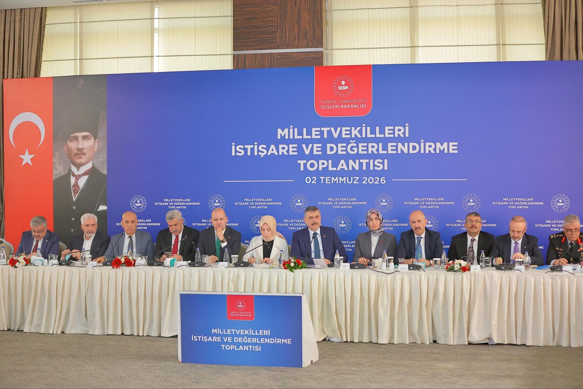 kubrayigitbasi's tweet photo. İçişleri Bakanımız Sayın Mustafa Çiftçi’nin başkanlığında, AK Parti Grup Başkanvekilimiz Sayın Leyla Şahin Usta ve kıymetli milletvekillerimizin katılımıyla İstişare ve Değerlendirme Toplantımızın dördüncüsünü gerçekleştirdik. https://t.co/T8T6DCDfAZ