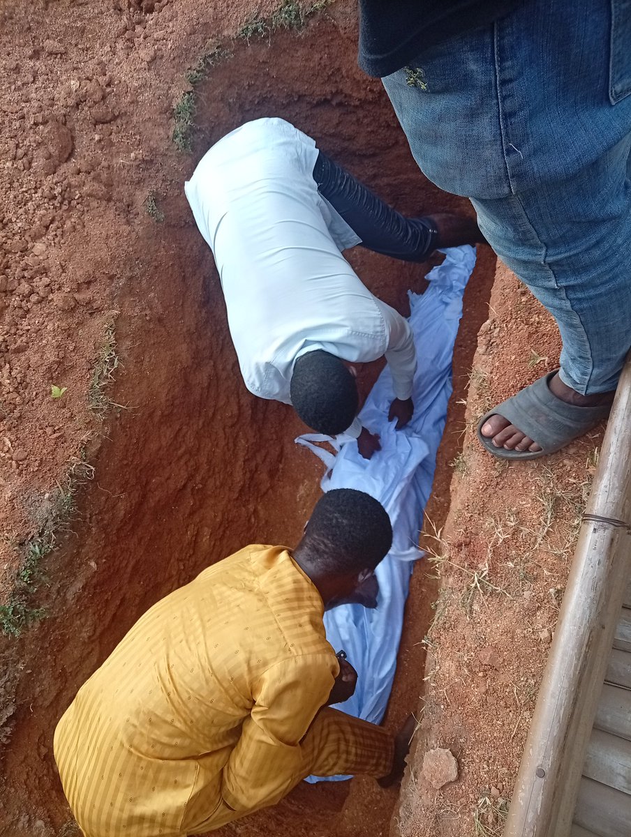 Pressman2040's tweet photo. 💔🕊️💔Every soul must taste d£@th, My Dad paid the ultimate price today. 

ALIAMDULILAHI FOR HIS LIFE https://t.co/uY8H7K6mLg