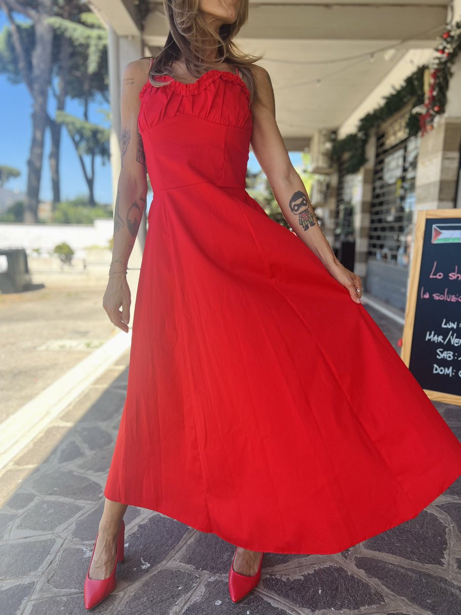 Claudette__'s tweet photo. Abito lungo in cotone, spalline fine non regolabili. Parte posteriore elasticizzata.
Disponibile solo in rosso. https://t.co/baeY6lcEot