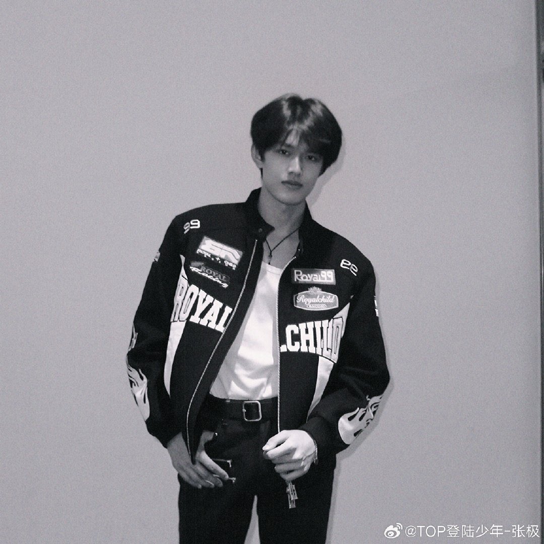 0o2uule's tweet photo. 就是这双手把我抠哭了🥺 https://t.co/eNebJUEifB