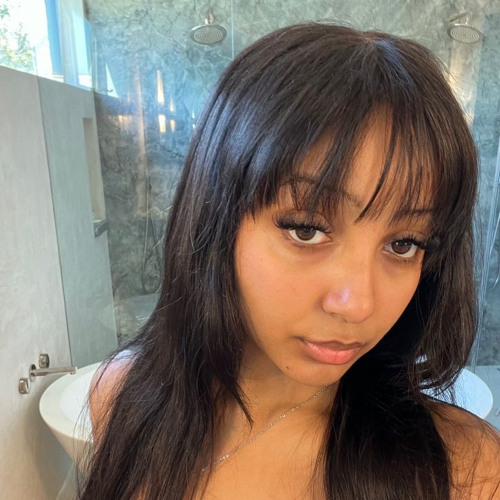 FailingAtLife_'s tweet photo. Black hair Pantheress appreciation post 😌 https://t.co/SljvOaVmOQ