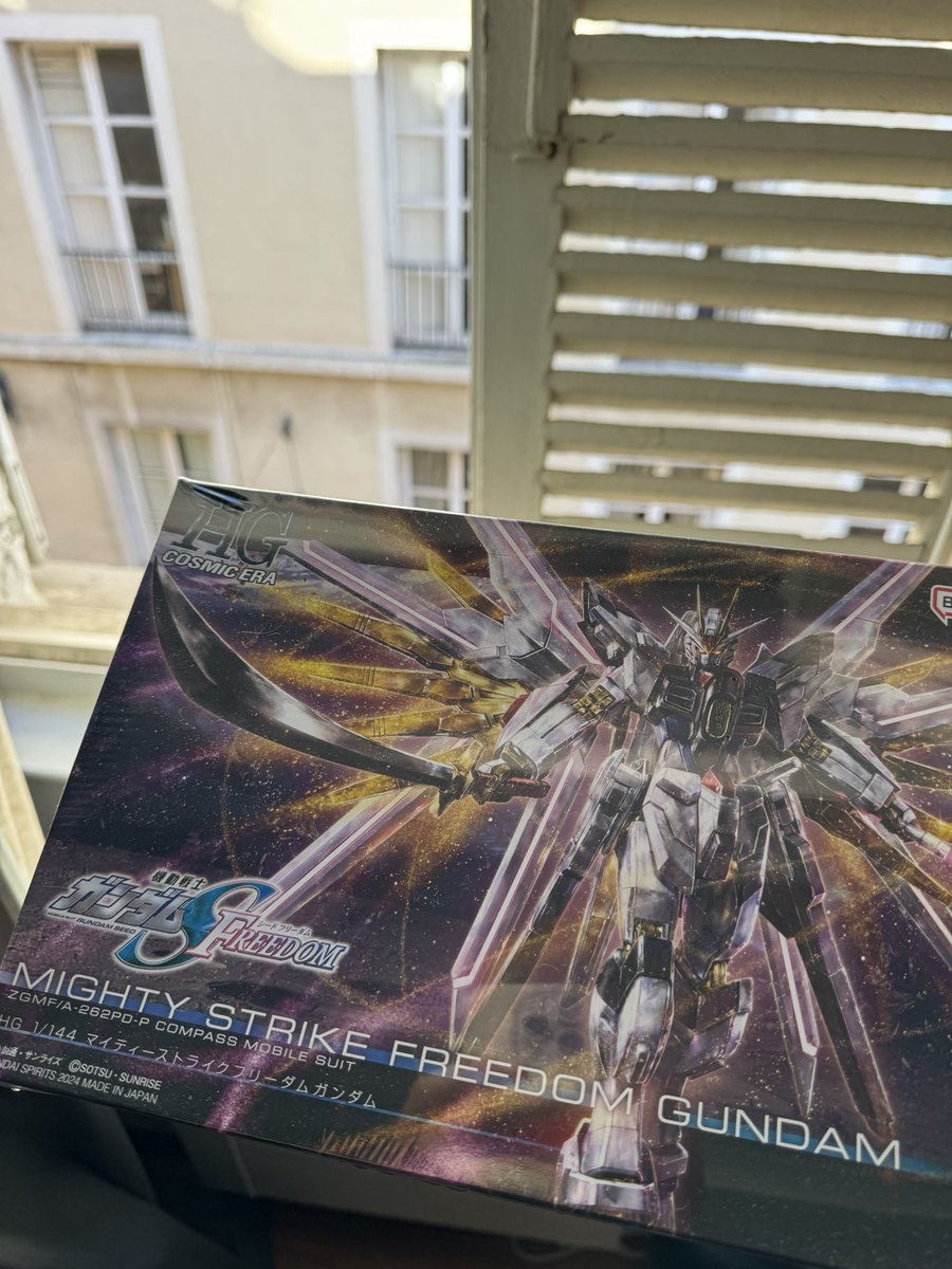 verdomio's tweet photo. mon premier gundam jsuis trop hype https://t.co/FpxSBcyGkc