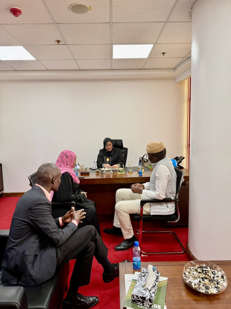 AbdikadirNeema's tweet photo. Earlier today, I had a productive meeting with Captain Ruweyda, Member of Parliament for Lamu East.
We discussed a range of issues ahead of my visit to Lamu East next month and explored opportunities to strengthen youth engagement and community development. https://t.co/jE3wazUA3L