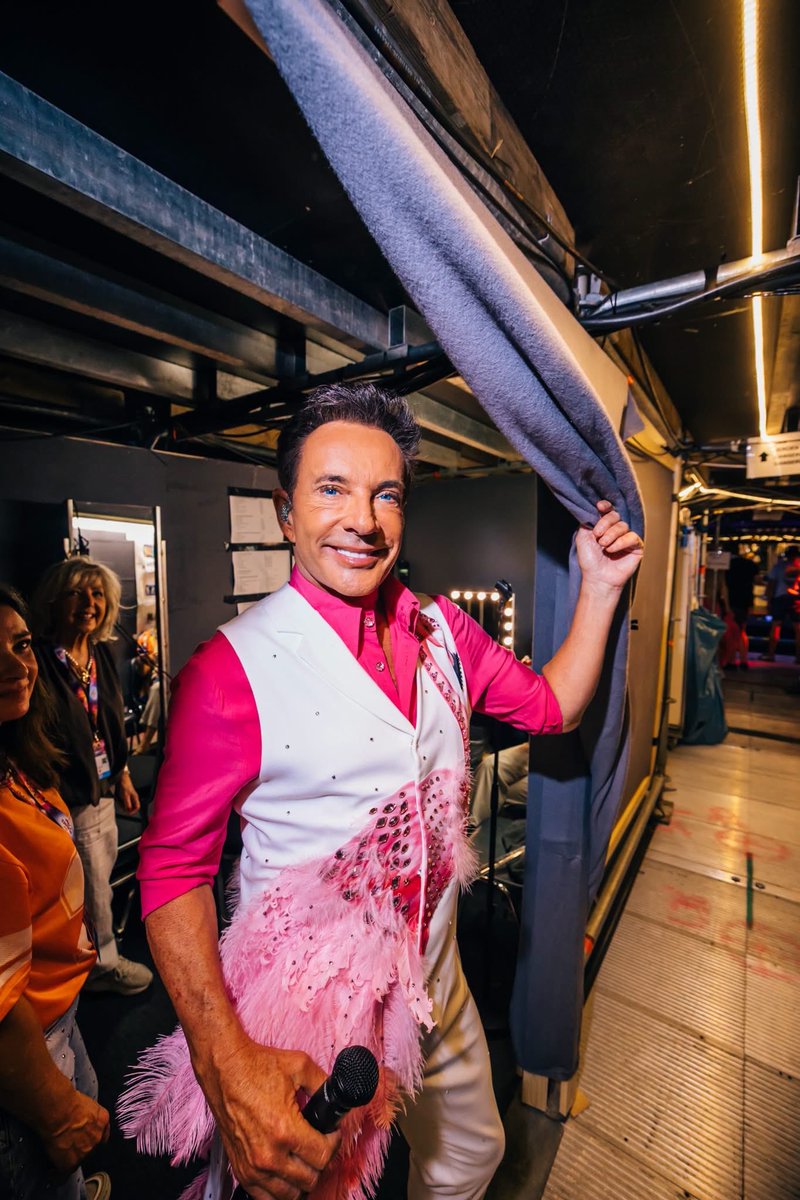 gerardjoling's tweet photo. Zie ik jou op 19, 20 of 21 februari in @rotterdamahoy ? 🔥 We gaan een mooie herinnering maken ❤️ Tickets zijn verkrijgbaar via de volgende link:

https://t.co/N1fD9t5elI

#gerardjoling #ahoy #concert https://t.co/yXVTCOwRcl
