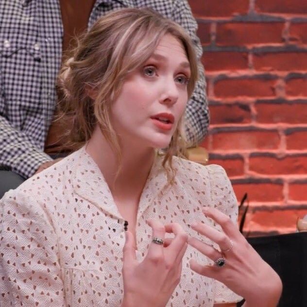 thelizzieaholic's tweet photo. This woman is art. A R T. https://t.co/zDRxkyZtXO