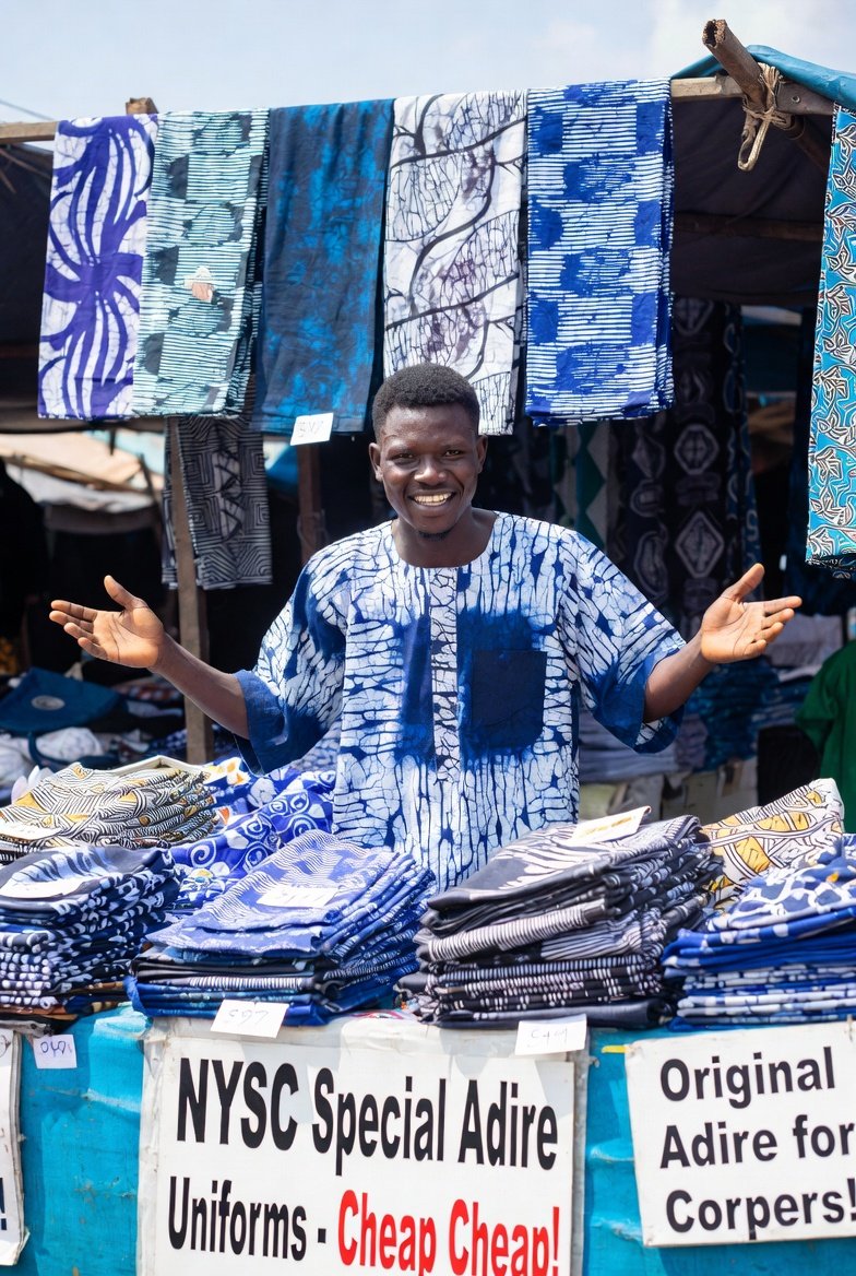 OGabudu1's tweet photo. Me after hearing khaki don die:
I don start business sharp sharp.. 
Adire seller by day, national economy savior by night😂

Who dey buy before NYSC corpers rush am?😂😂 https://t.co/2V7BUaptGb