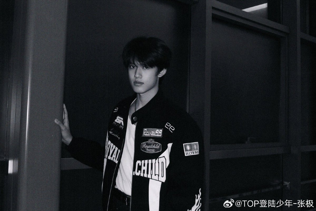 0o2uule's tweet photo. 洗完澡吹干头发出门丢垃圾正好碰见悄悄梦到过的帅哥邻居 他问我要不要做 https://t.co/XdiK9TBTgu
