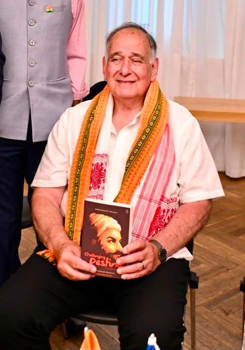 israelinMumbai's tweet photo. Indian delegation of researchers & thinkers met the mayor of #Haifa @YahavYona and presented a book on Chhatrapati Shivaji. 
He expressed support of his municipality to partner with @israelinMumbai to install the staue of Chhatrapati Shivaji in Haifa, Israel. @yanivrev & @HeferAvishag