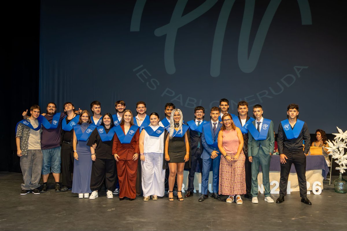 Bouchra565474's tweet photo. Graduación 🎓 imagen y sonido https://t.co/KZJtImyYqB