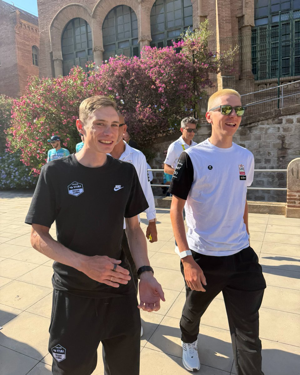 vismaleaseabike's tweet photo. Barcelona: where two Tour de France winners meet 😎

#tdf2026 https://t.co/LmFyu3dlj4