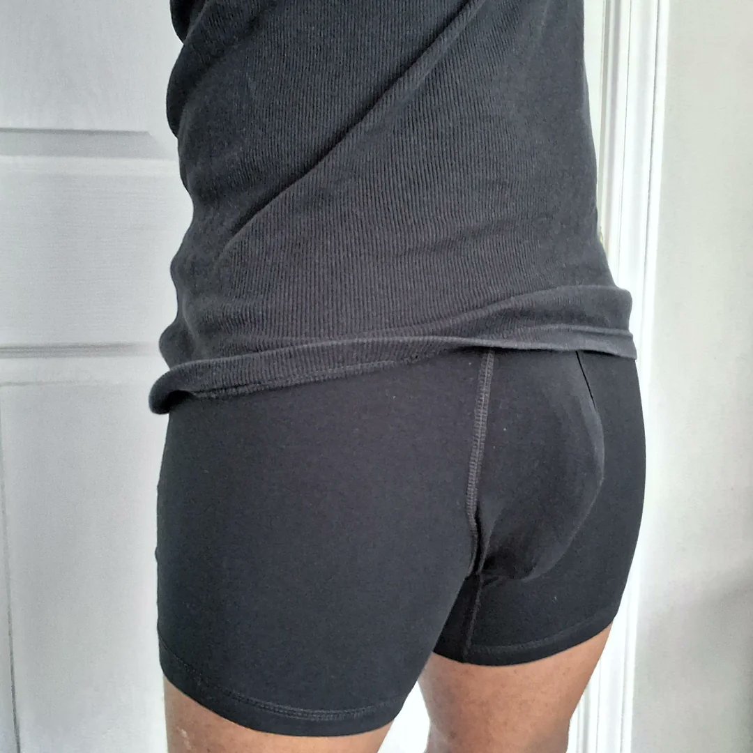 Butt_Huffer223's tweet photo. Do you think bulges are hotter than just a regular dick pic? https://t.co/Ny9mUpA6l1