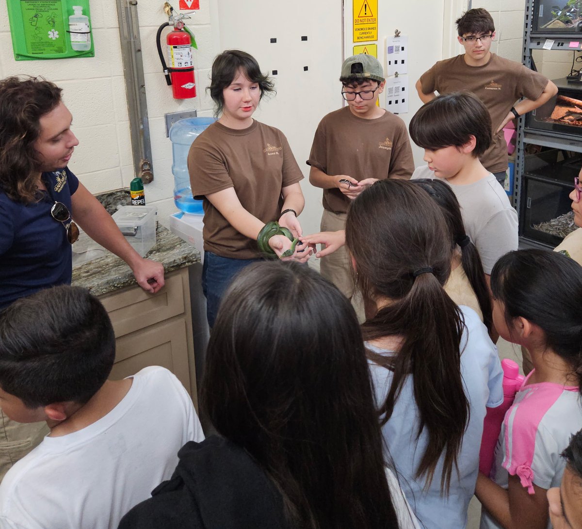GladysPorterZoo's tweet photo. Our Summer Safari kids got to go behind the scenes in the Herpetarium to learn more about the unique animals our zookeepers care for!
Summer Safari Camps and Classes will continue until early August! Reach out to our Education Dept. at (956)548-WILD(9453) or educ@gpz.org.
#GPZoo https://t.co/KLcmluVfYv