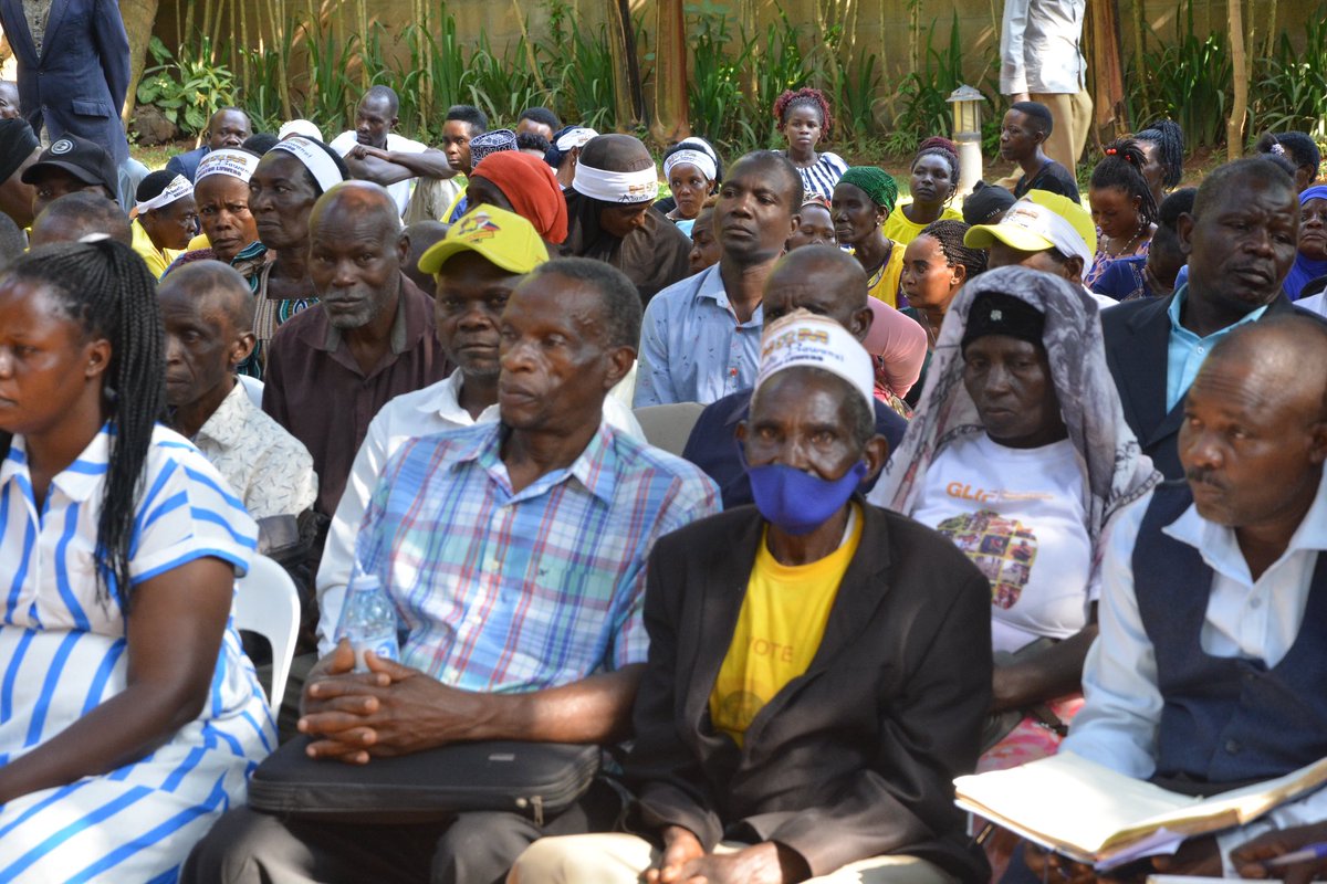 MwesigyeFranks's tweet photo. Today, the General Secretary of the Patriotic League of Uganda (PLU), Hon. @HonTwallafadil, met with PLU local leaders from Greater Luwero under their umbrella, “PLU Muntu Wawansi Greater Luwero.”

During the meeting, the General Secretary pledged to hold a general meeting in Luwero, where he will meet the entire group, listen to their concerns, and work towards resolving the political challenges they have been facing.