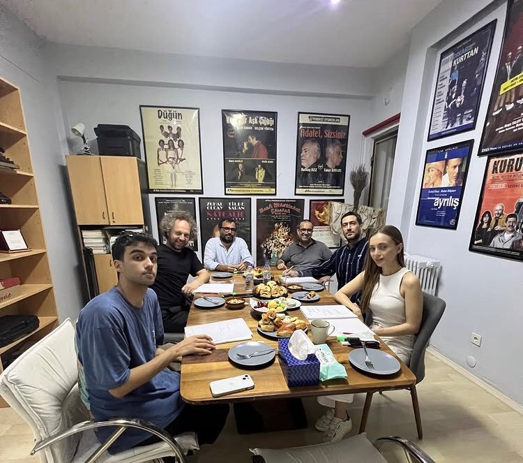 hanadamdam's tweet photo. Tiyatro Damlası geri dönüyor 😍
#damlasönmez https://t.co/bijJzLLdlH
