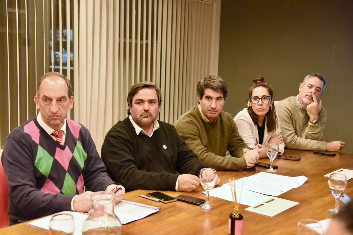 ZNVISION's tweet photo. El radicalismo bonaerense se puso en marcha para “protagonizar la agenda del futuro” https://t.co/RrCzIOopHw a través de @znvision @EmiBalbin https://t.co/nCpU9jBHrd